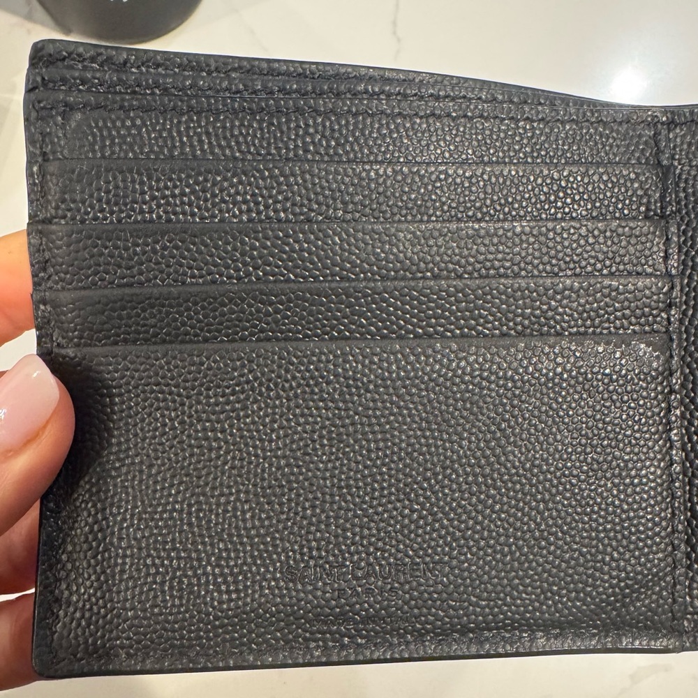 SAINT LAURENT PARIS EAST/WEST WALLET IN GRAIN DE POUDRE LEATHER in black - Picture 6 of 10